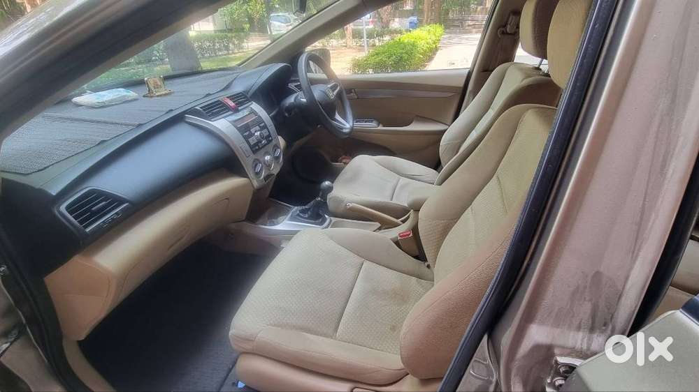 Hondacity1.5vmt 2011 Petrol.excellent Running Condition(only 62100 Km)