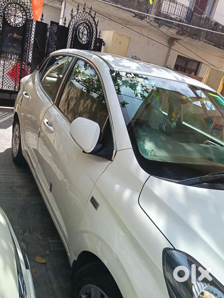 Hyundai Aura 2020 Petrol 40000 Km Driven