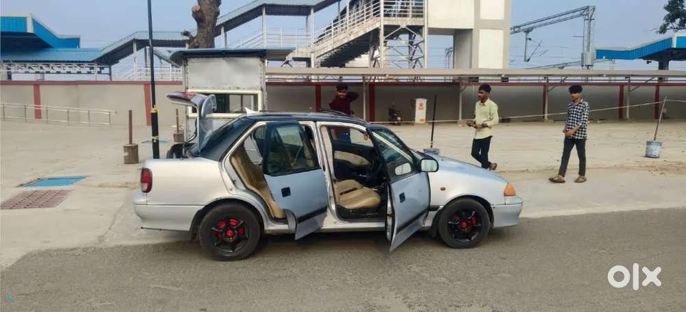Maruti Suzuki Esteem Lxi 2002