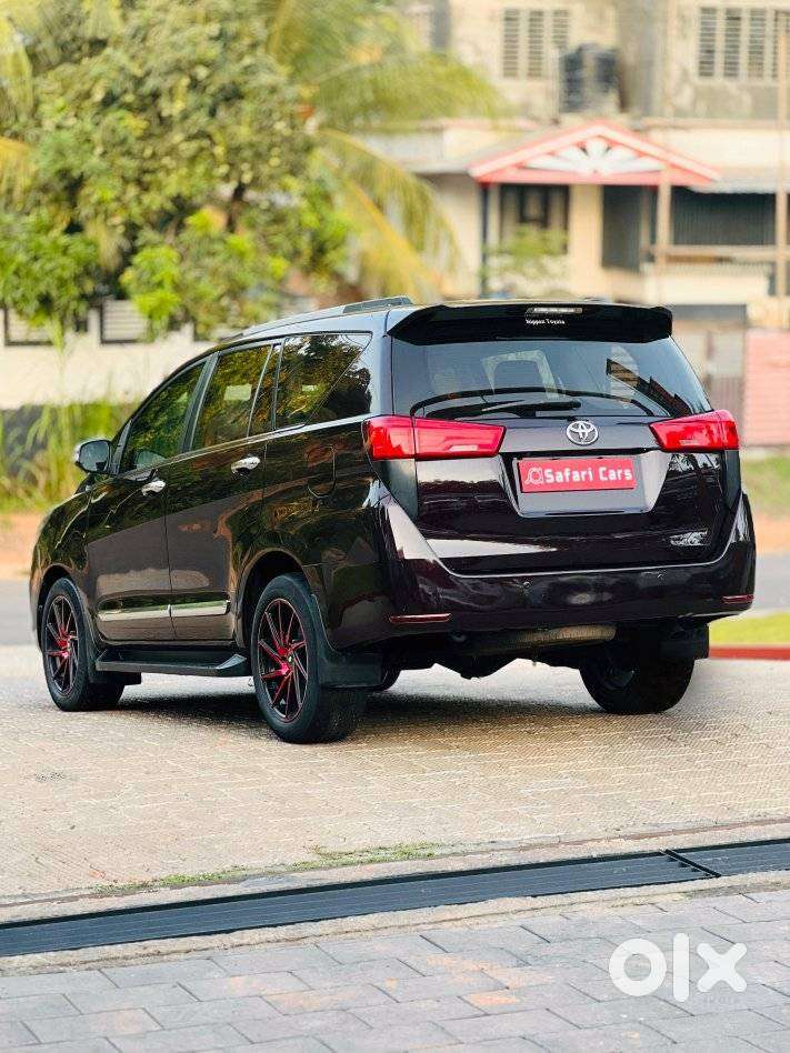 Toyota Innova Crysta 2.8 Z, 2016, Diesel