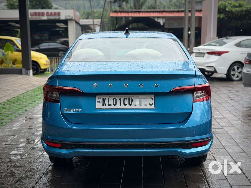 Skoda Slavia Ambition 1.0l Tsi At, 2022, Petrol