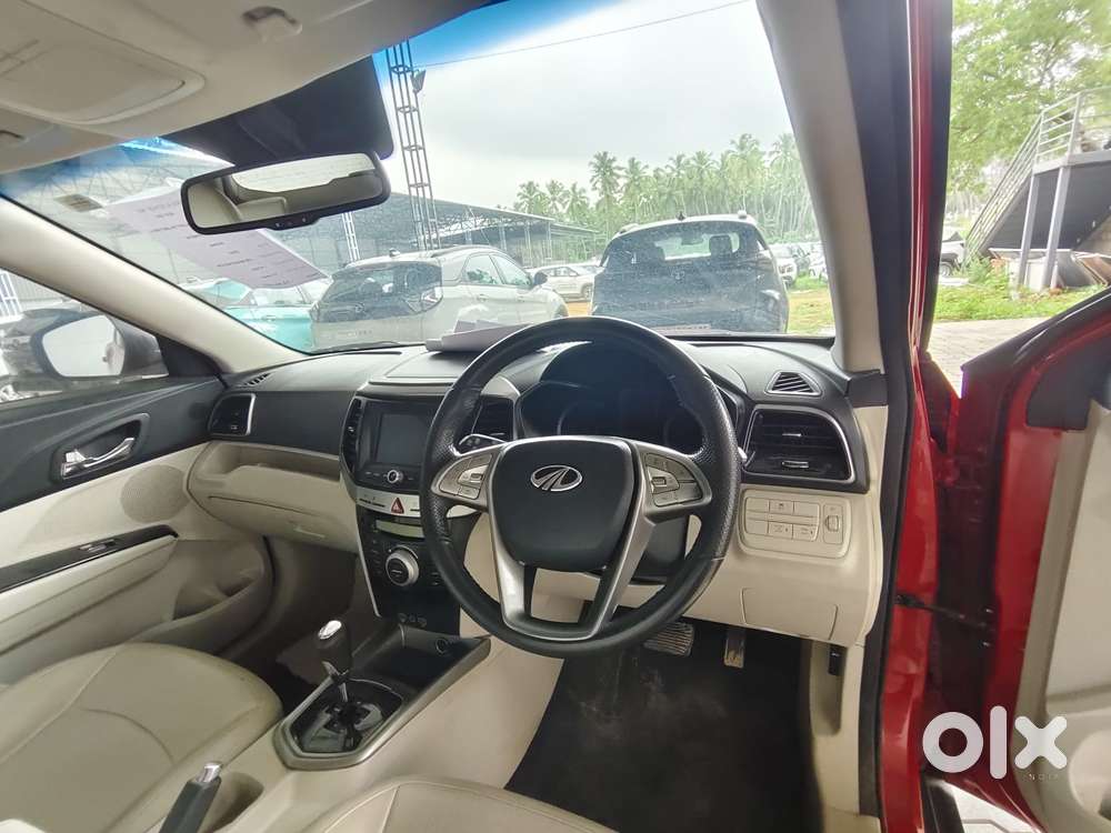Mahindra Xuv300 W8 (o) 1.5 Diesel Amt Dual Tone, 2022, Diesel