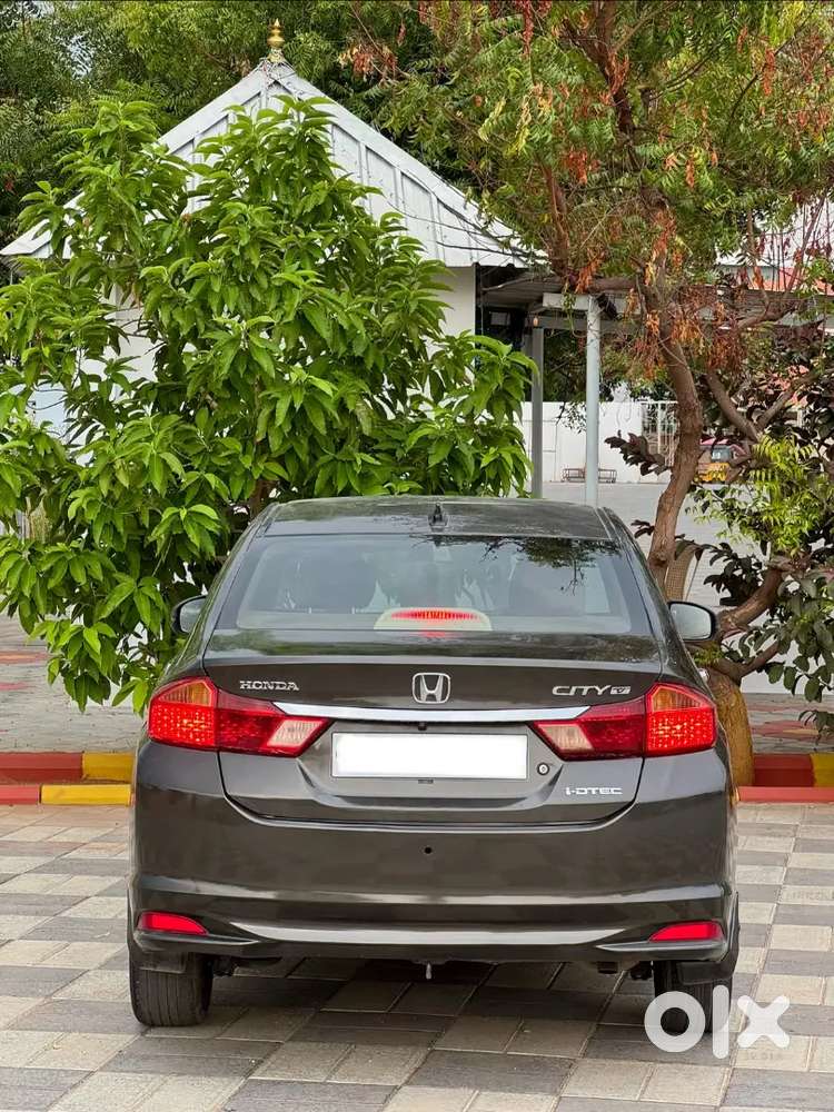 Honda City 1.5 V 2014