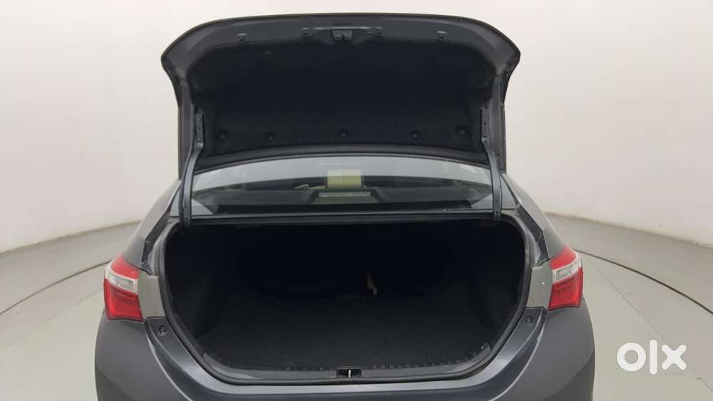 Toyota Corolla Altis 2013-2017 G At, 2015, Petrol