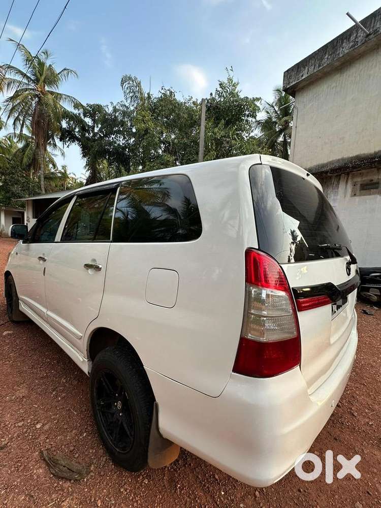 Toyota Innova 2015 Diesel Well Maintained