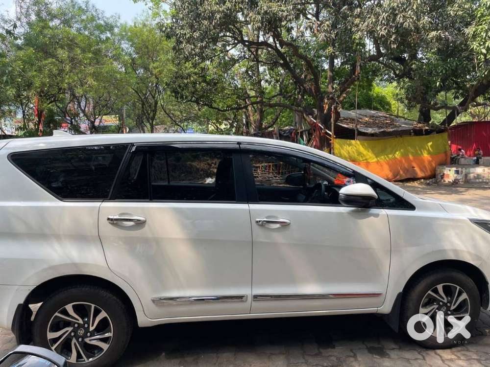 Toyota Innova Crysta [2020-ongoing] 2.4 Gx 7 Str, 2025, Diesel