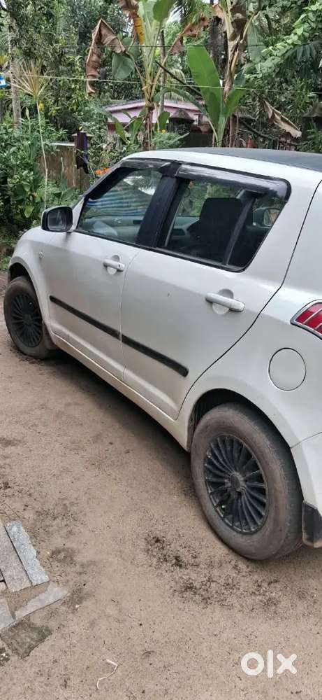 Maruti Suzuki Swift Petrol 2007(negotiable)