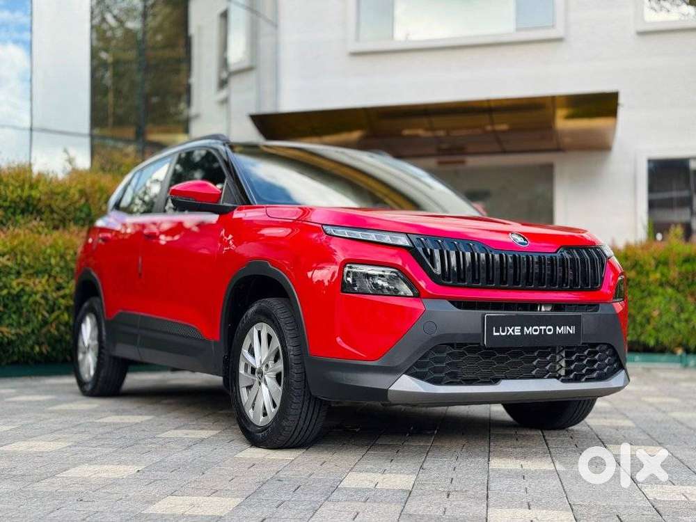 Skoda Kylaq Signature, 2025, Petrol