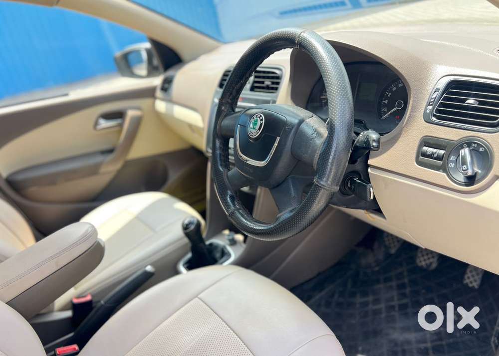 Skoda Rapid Elegance 1.6 Tdi Cr Manual, 2012, Diesel