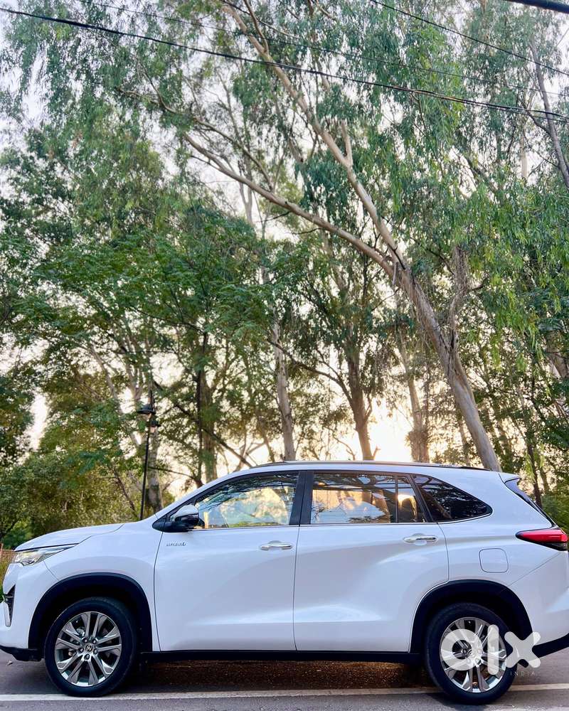 Toyota Innova Hycross 2.0 Zx Hybrid 7 Str, 2022, Diesel