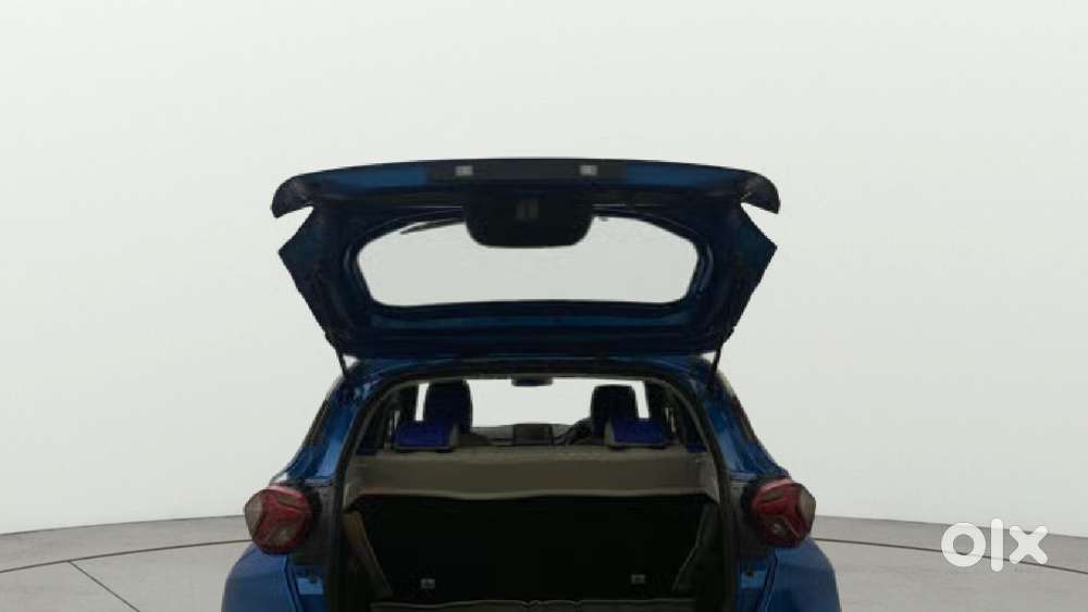 Tata Punch 1.2 Revotron Creative Amt Dual Tone, 2022, Petrol