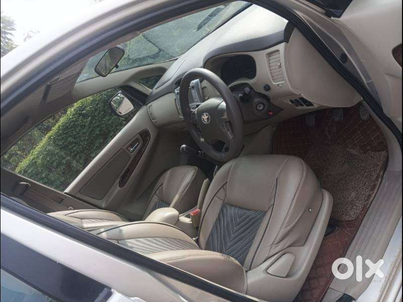 Toyota Innova 2004-2011 2.5 V Diesel 7-seater, 2013, Diesel