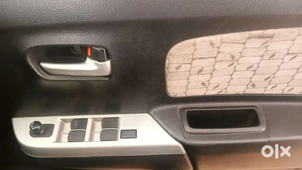 Wagonar Vxi Modle Eentrel Lock And Power Window And Power Steering