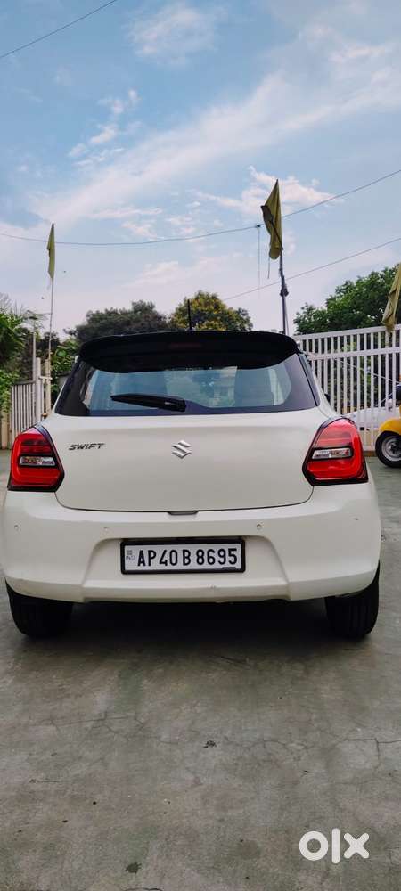 Maruti Suzuki Swift 1.3 Zxi, 2023, Petrol