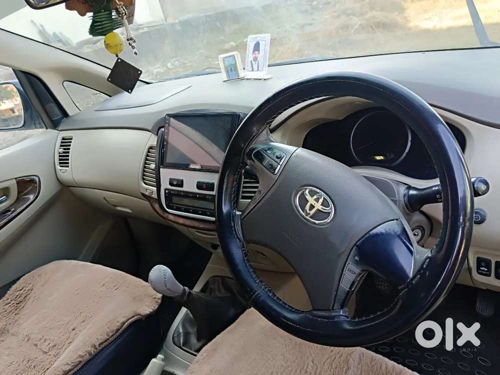 Toyota Innova Petrol 2013 Km Driven