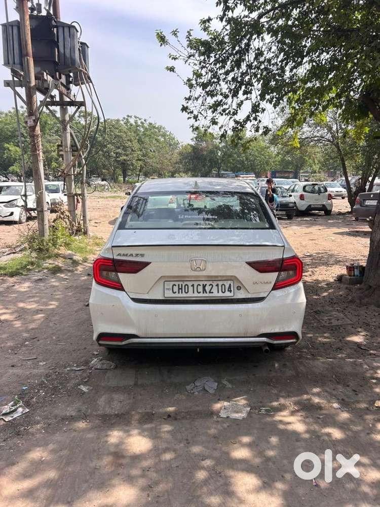 Neat And Clean Car For Family With Company Service Record
