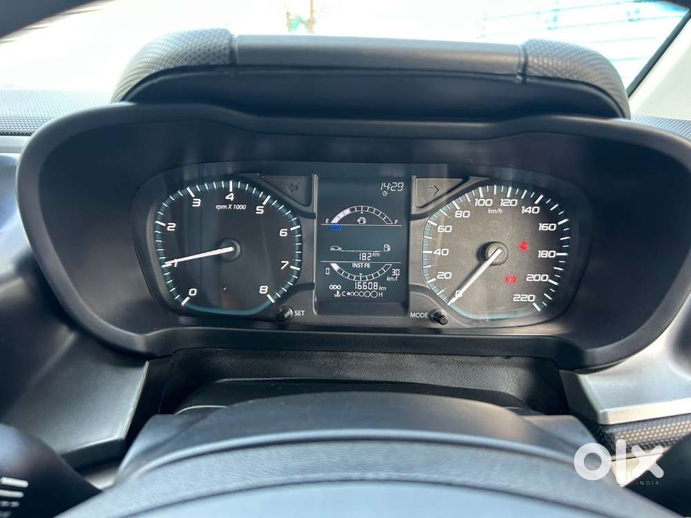 Tata Altroz Xe Petrol 2021