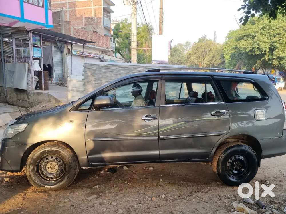 Toyota Innova 2011