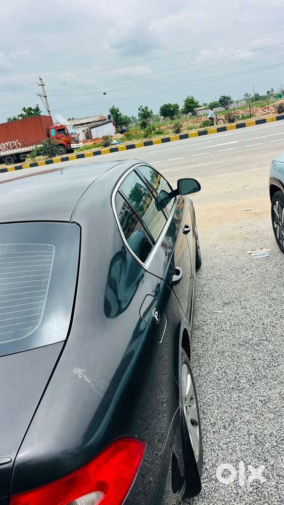 Skoda Superb Petrol 2011