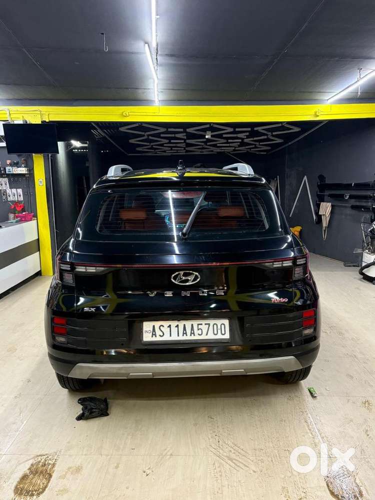 Hyundai Venue 2023 Petrol Well Maintained