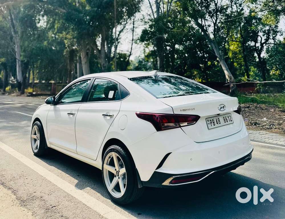 Hyundai Verna 1.5 Sx Petrol Mt, 2021, Petrol