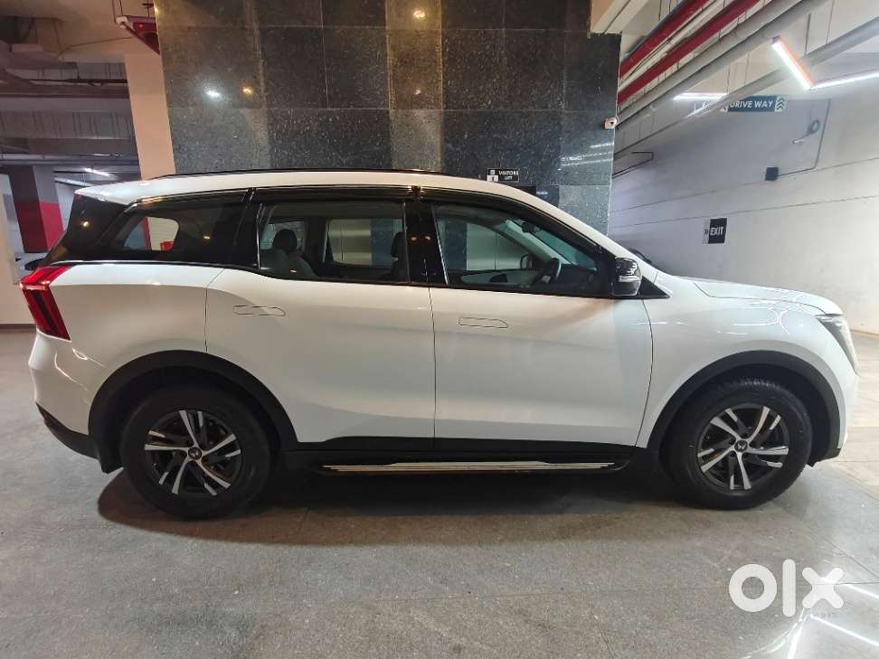 Mahindra Xuv700 2.2 Ax 5 Diesel At Str, 2022, Diesel