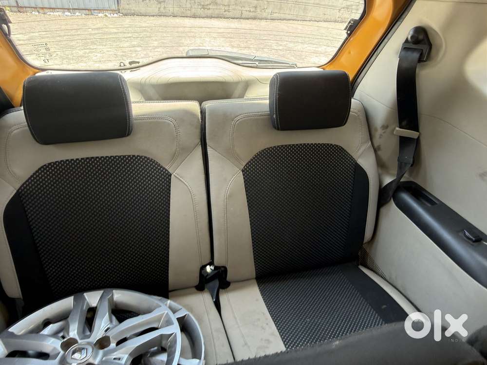 Renault Triber Rxz, 2023, Petrol