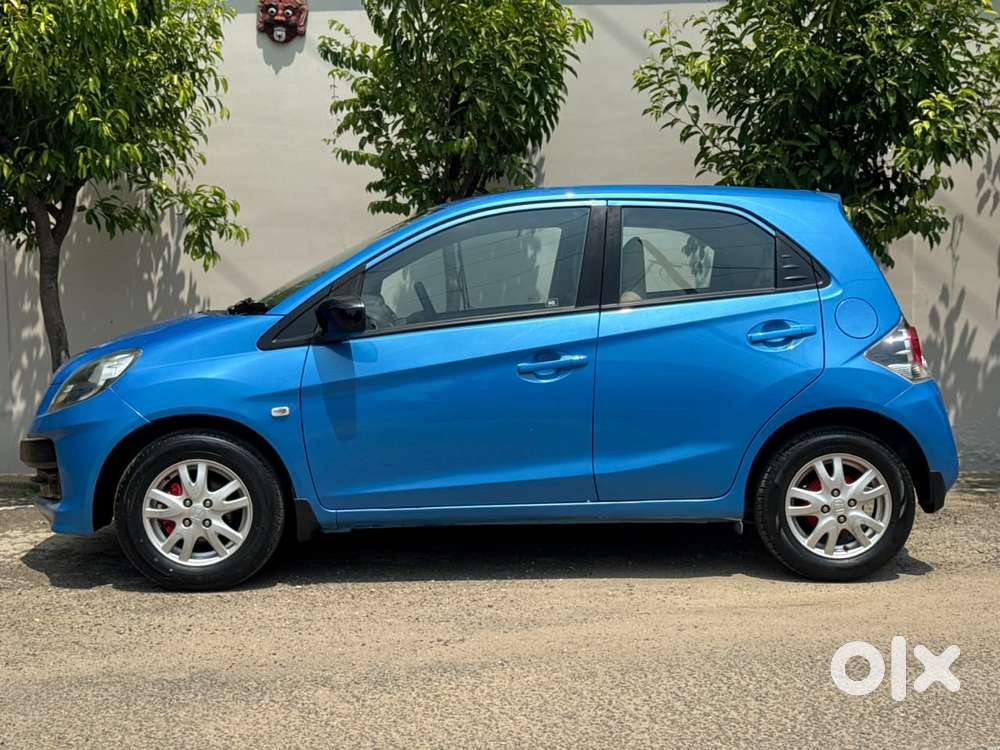 Honda Brio V Mt, 2012, Petrol