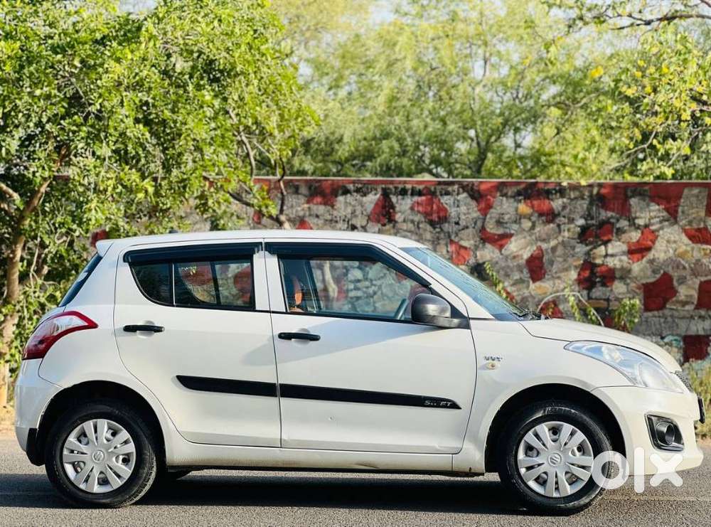 Maruti Suzuki Swift Lxi Optional-o, 2017, Petrol