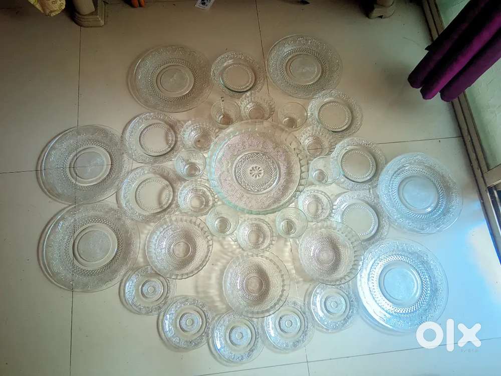 A big glass dinner set proper glass dinner set