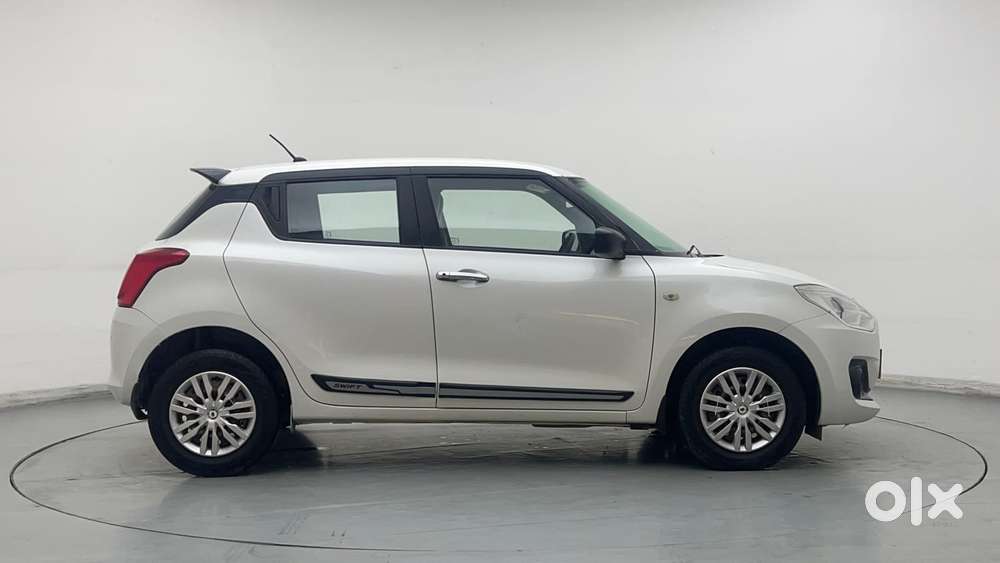 Maruti Suzuki Swift 1.3 Lxi, 2022, Petrol