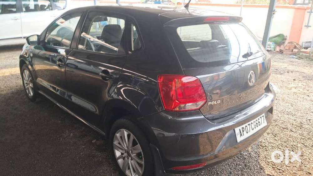 Volkswagen Polo Highline 1.6l Petrol, 2015, Petrol