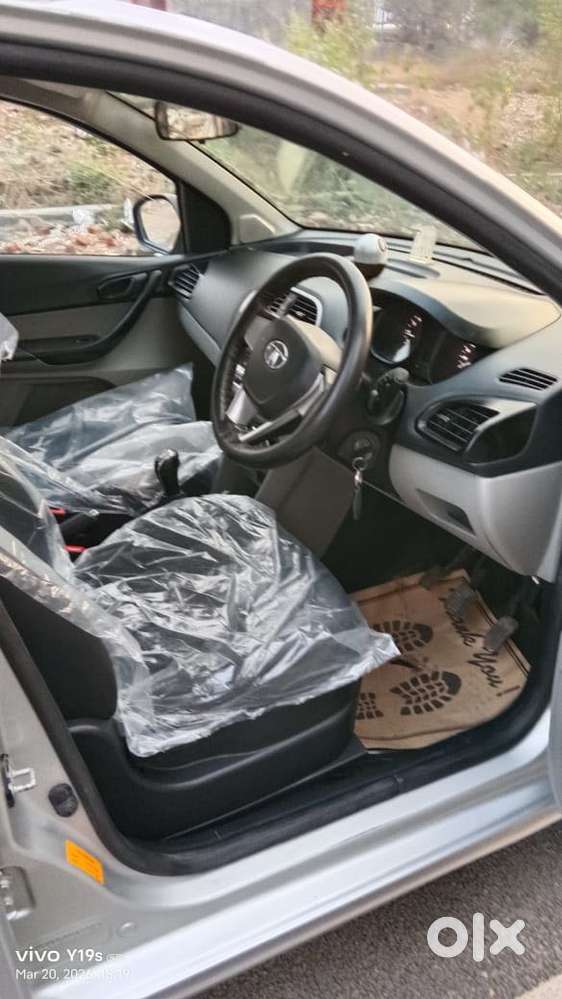 Tata Tiago 1.2 Revotron Xt (o), 2017, Petrol