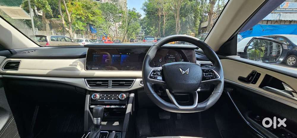 Mahindra Xuv700 2.2 Ax 7 Diesel At Str, 2023, Diesel