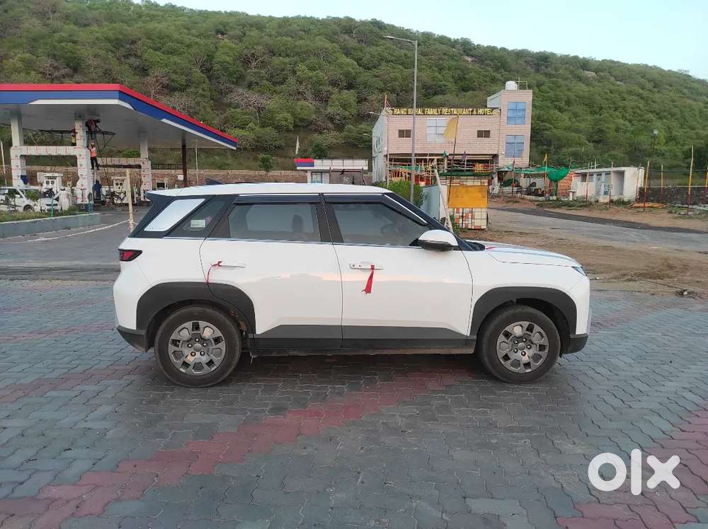Hyundai New Venue Facelift Hx5 Mt Petrol 2025