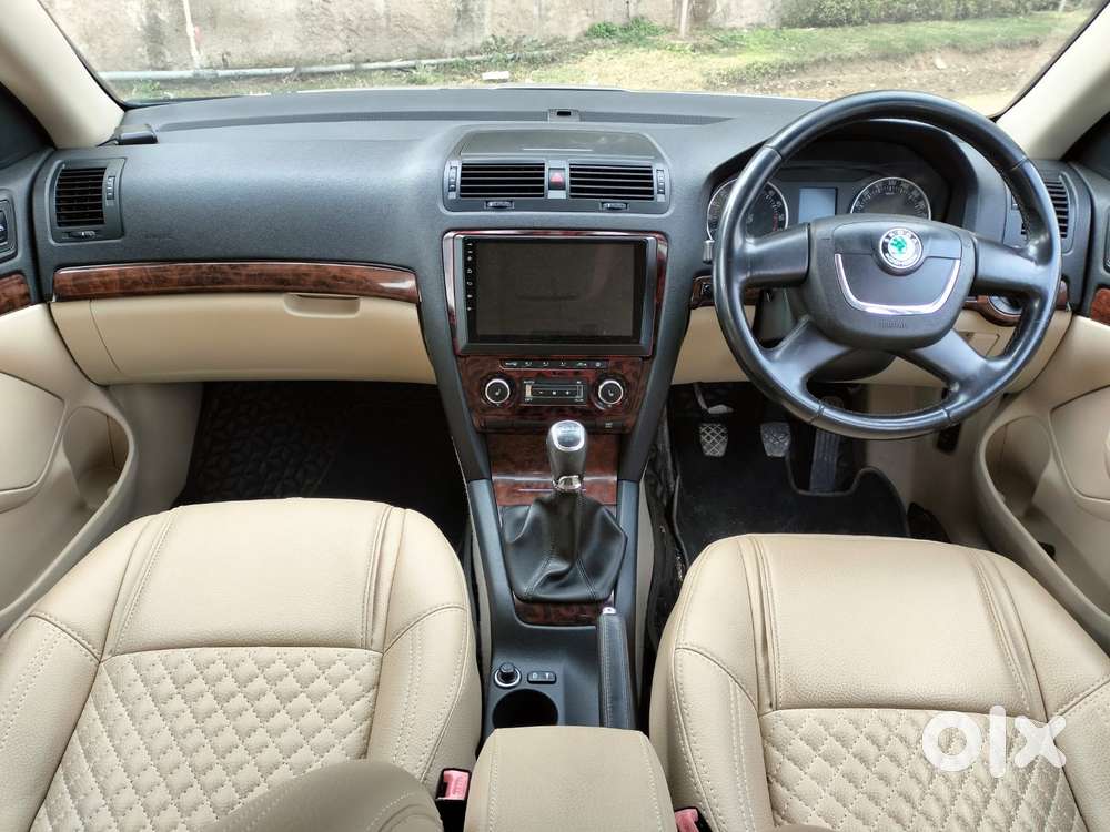 Skoda Laura Ambition 2.0 Tdi Cr Mt, 2013, Diesel