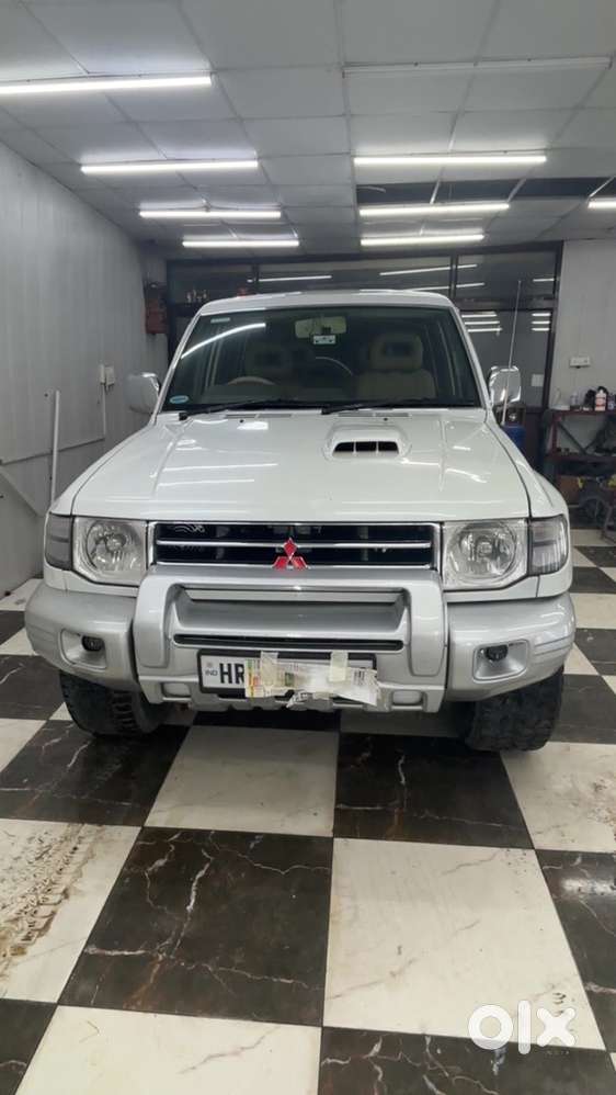 Mitsubishi Pajero Diesel 2011 Pure White All Orignal With 20inch Alloy