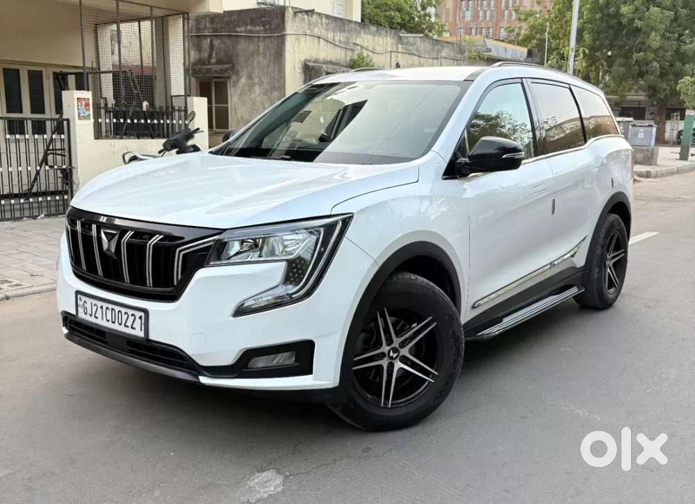 Mahindra Xuv700 2.0 Ax 5 Petrol At Str, 2022, Petrol