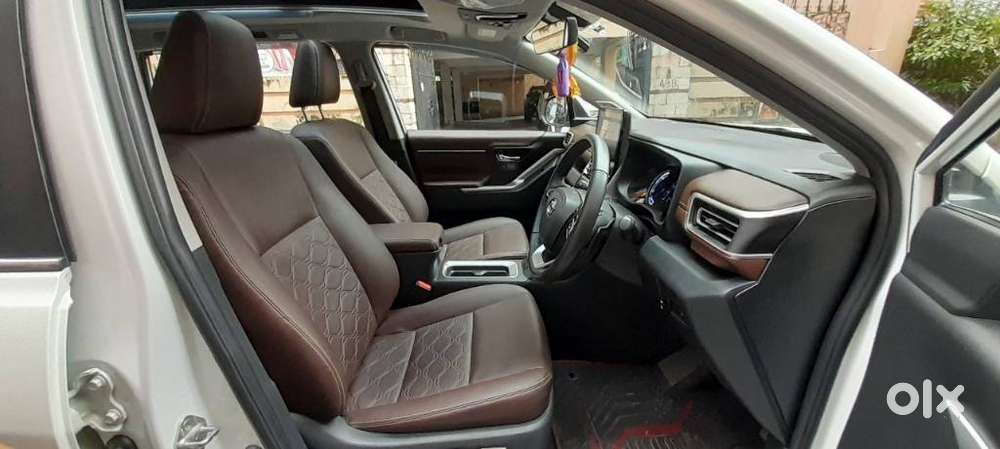 Toyota Innova Hycross 2.0 Zx Hybrid 7 Str, 2024, Cng & Hybrids