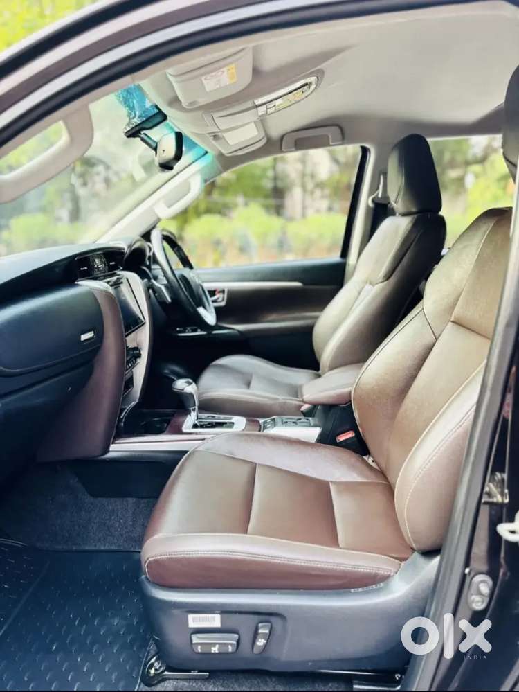 Toyota Fortuner Legender