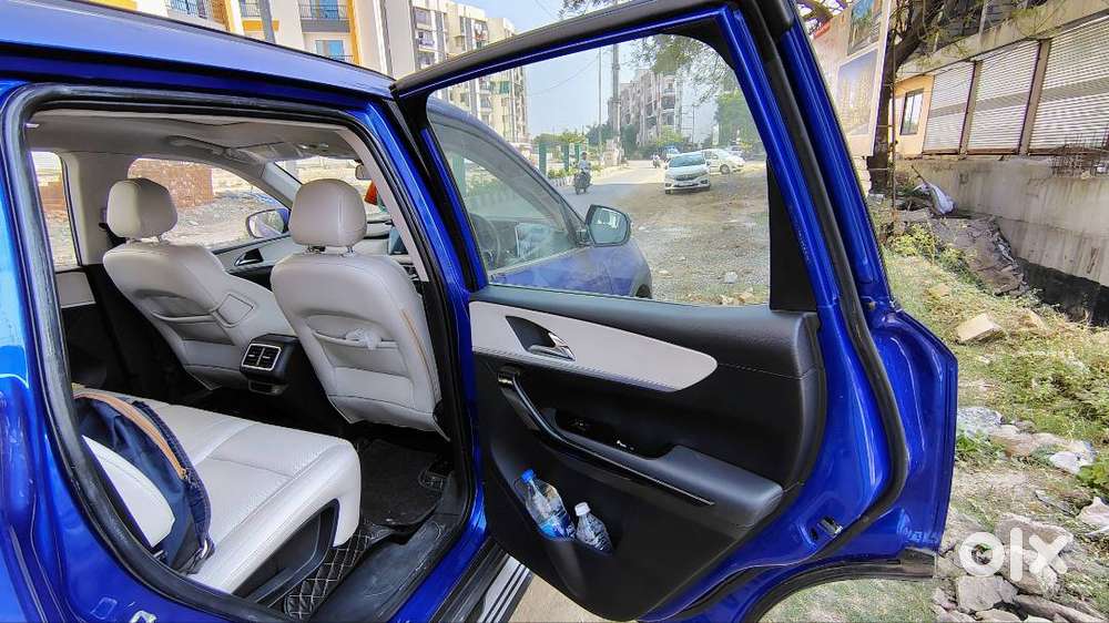 Mahindra Xuv700 2022 Ax7 Petrol 17100 Km Driven