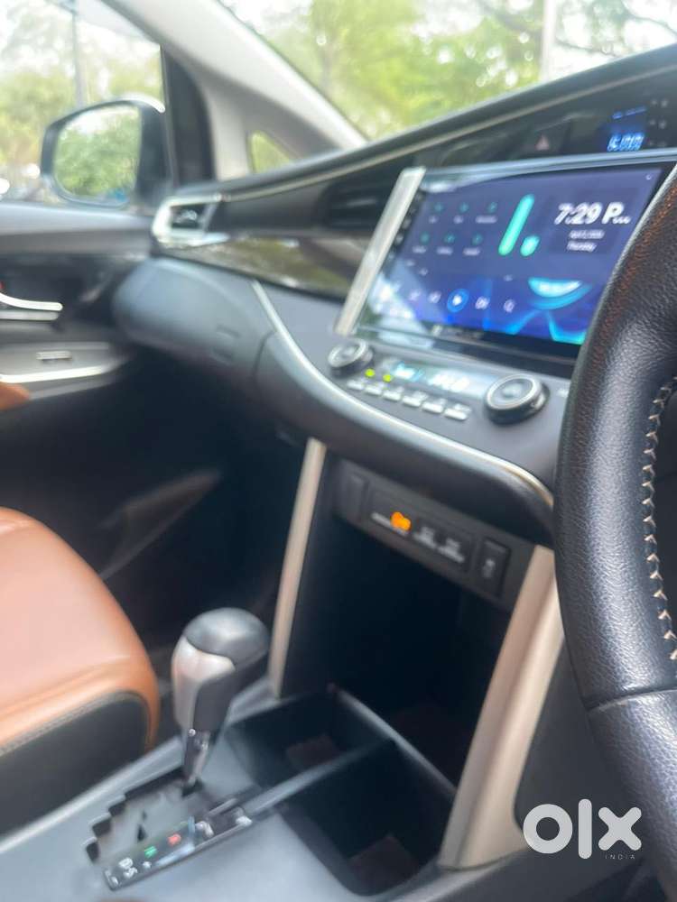 Toyota Innova Crysta, 2022, Petrol