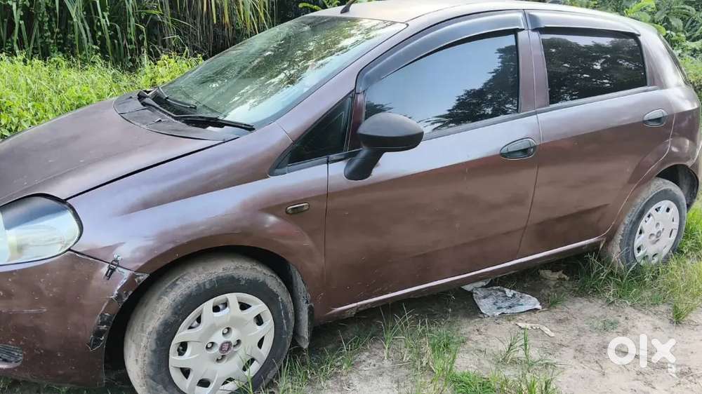 Fiat Punto Emotion 2010 Car