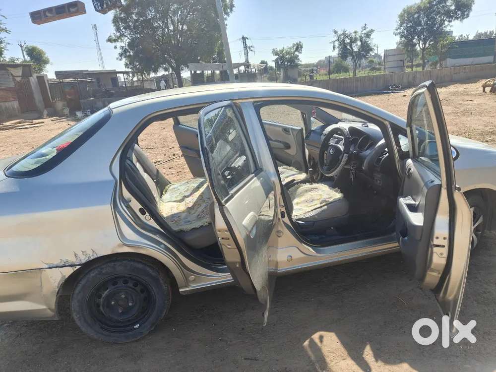 Honda City Zx 2006 Cng & Hybrids 130000 Km Driven