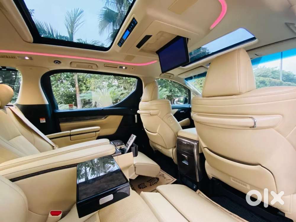 Toyota Vellfire Vip – Executive Lounge, 2023, Petrol