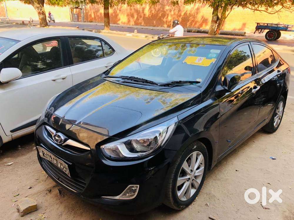 Immaculate Condition/ Fluidic Verna / Automatic Top Model