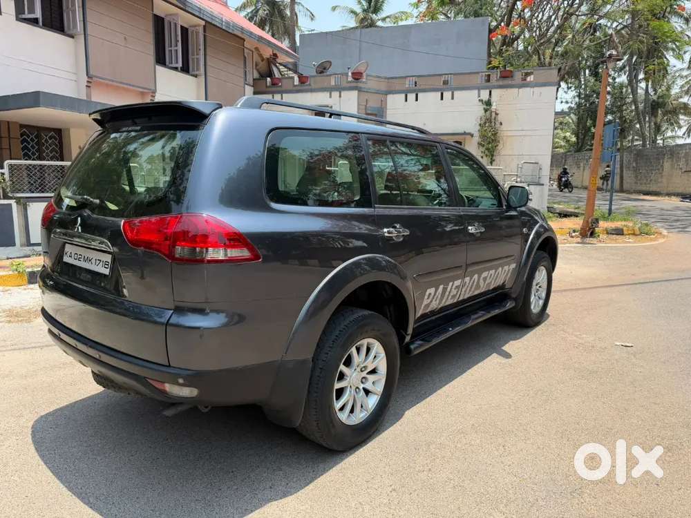 Mitsubishi Pajero Sport 2015



Mitsubishi  Pajero