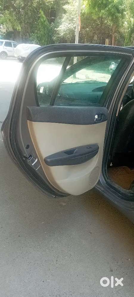 Hyundai I20 Magna 2013 Low Km Excellent Condition Family Car