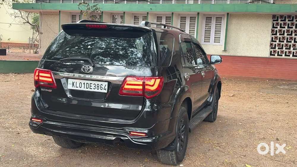 Toyota Fortuner Legender 2015 Diesel 156000 Km Driven,mint Condition