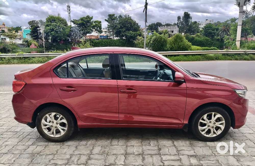 22/24 Milage  1st Owner Amaze 2019 Diesel Automatic